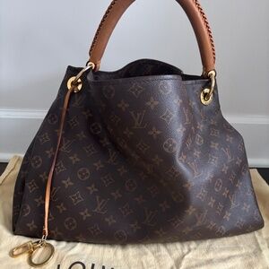 Louis Vuitton Artsy Handbag monogram Canvas MM EUC